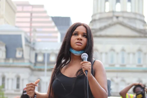 Thousands gather at Baltimore’s War Memorial Plaza for ‘No Kings’ Day protests amid wider national rallies