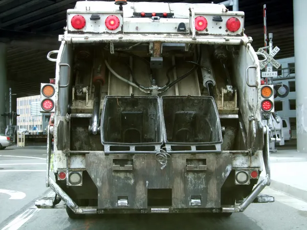 Public Notice: Trash Collection Delays and Weekend Traffic Advisories